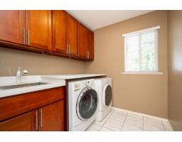 15445 109a Avenue, Surrey, BC V3R0X6 Photo 9