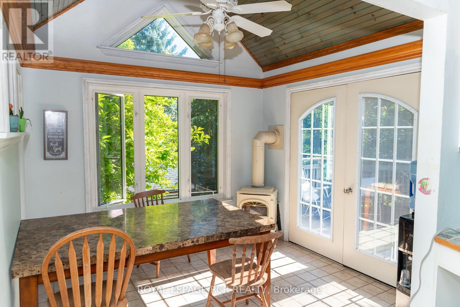 82 QUARRY DRIVE - 13