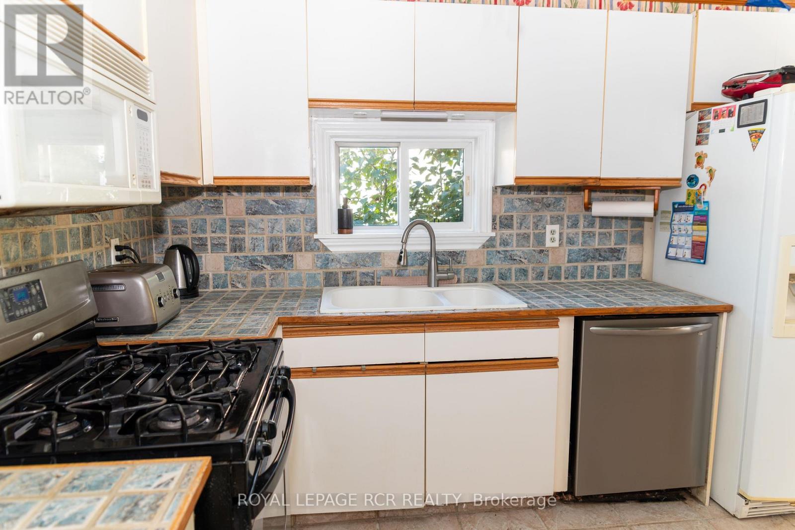 82 QUARRY DRIVE - 11