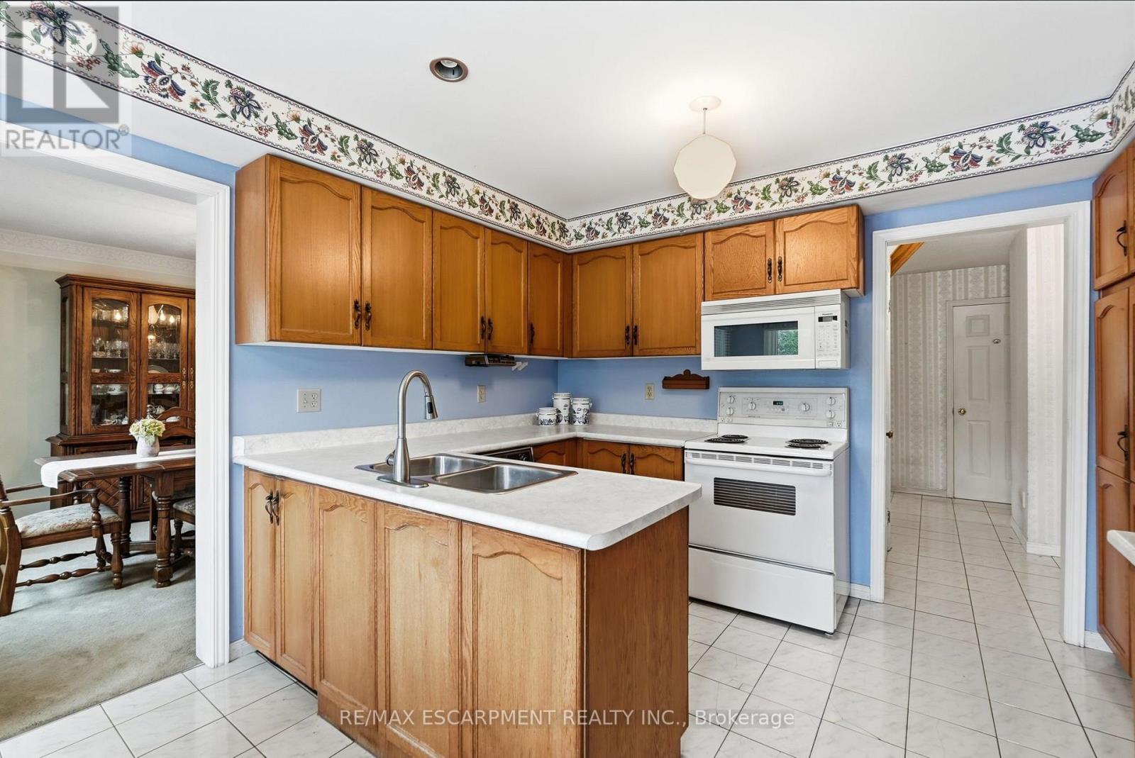 158 RUSHDALE DRIVE - 17