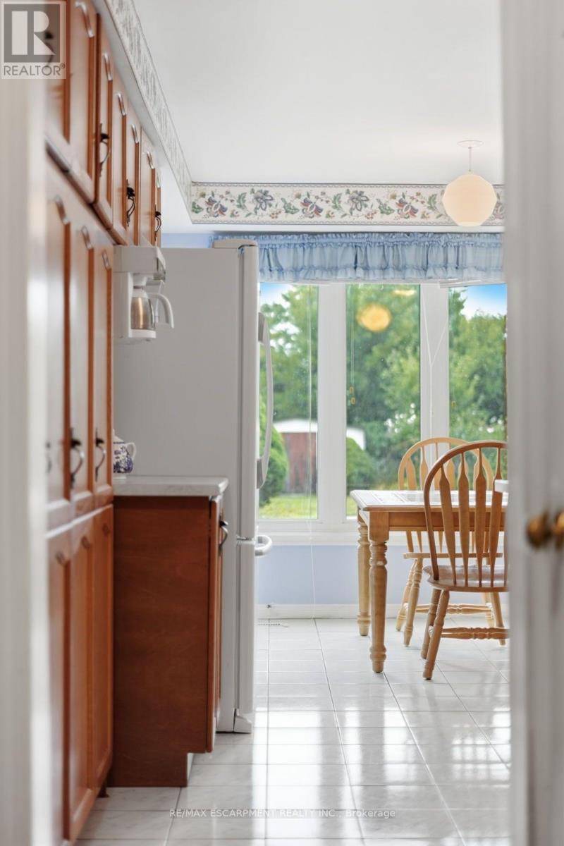 158 RUSHDALE DRIVE - 23