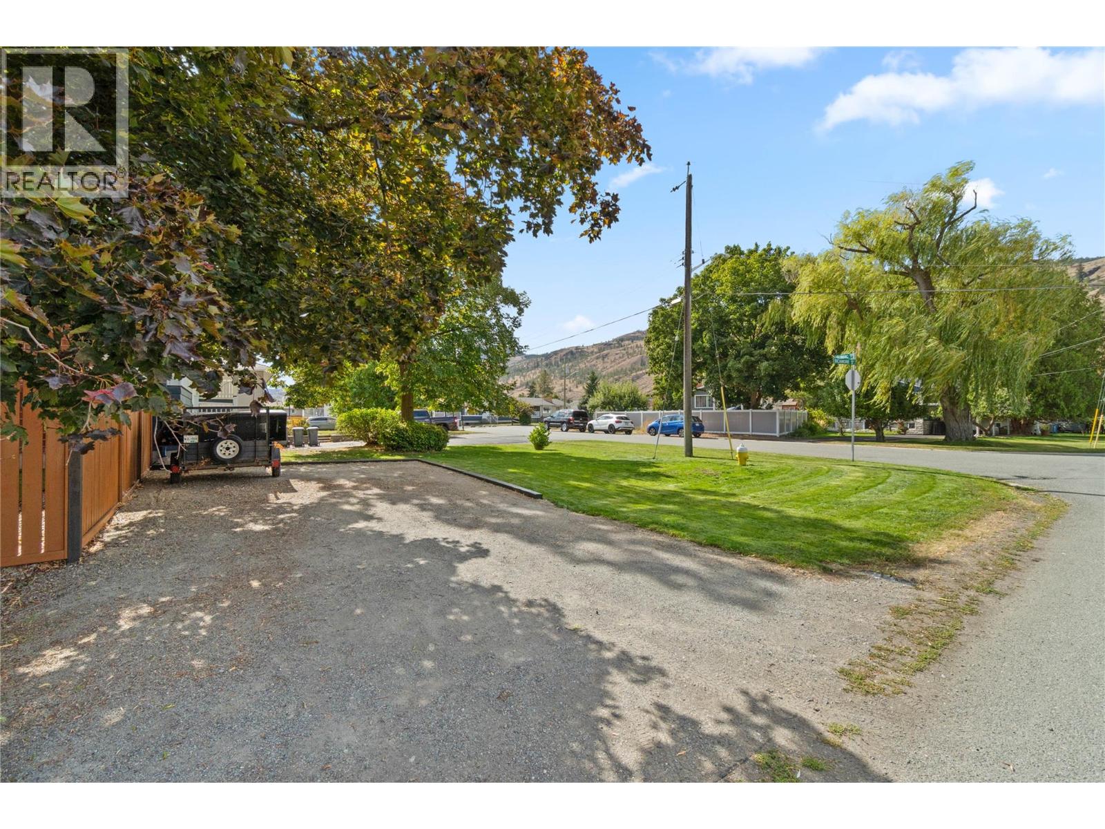 811 SUMAC Place - Image 28