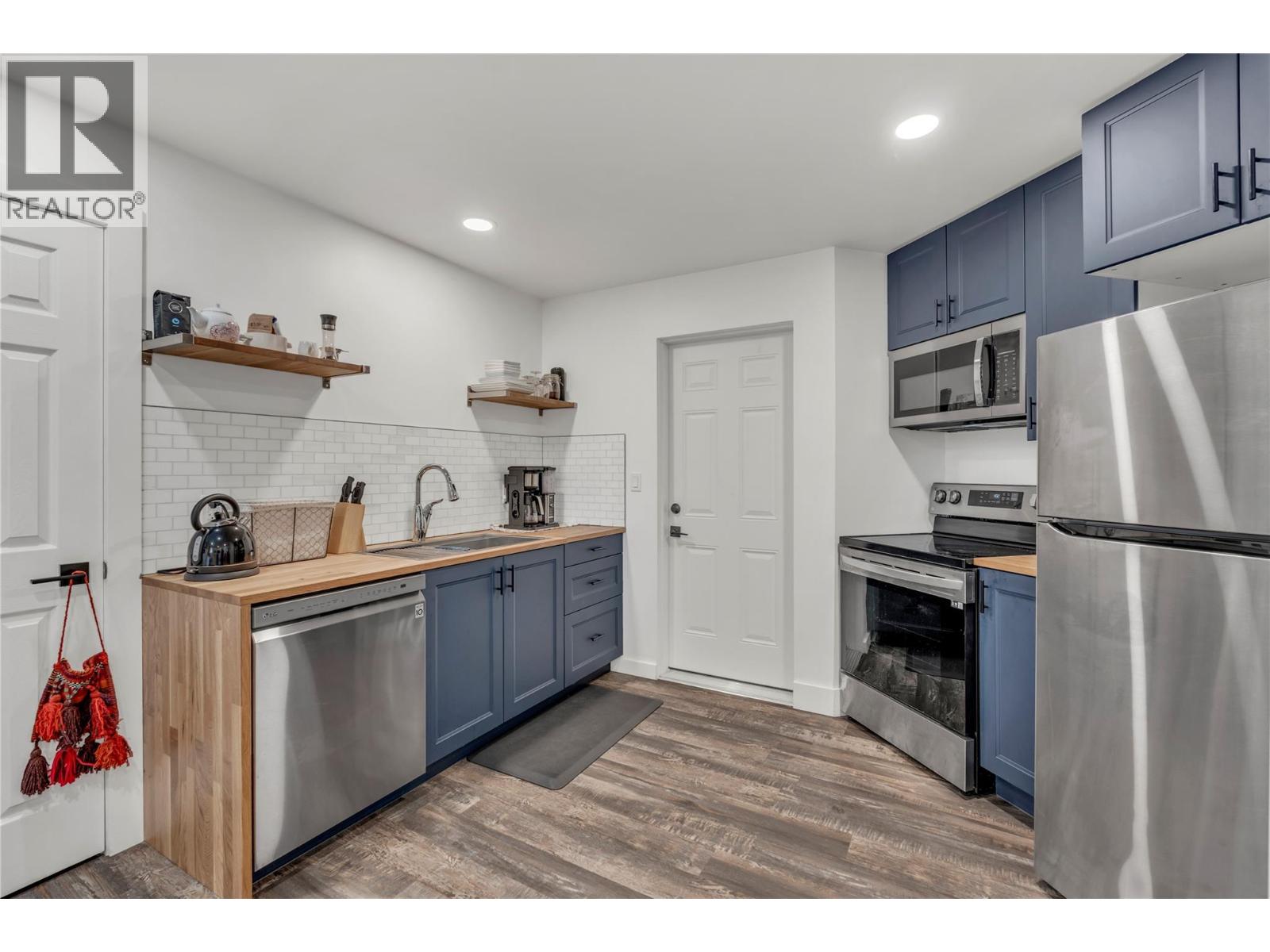6788 INDIAN ROCK Road - 38