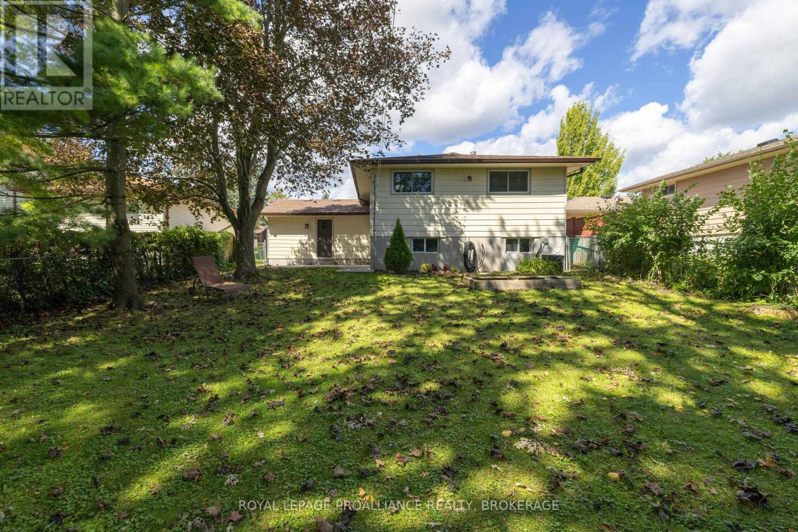 777 KIMBERLEY STREET - 6