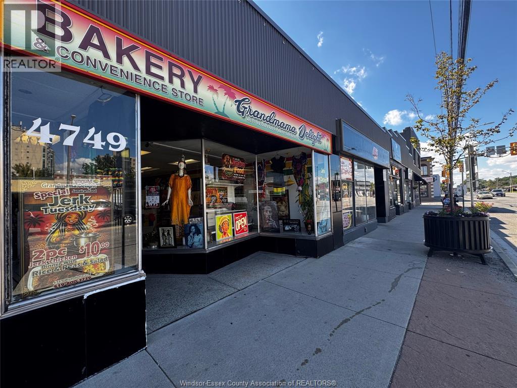 4739-4749 WYANDOTTE STREET East, Windsor — photo 1