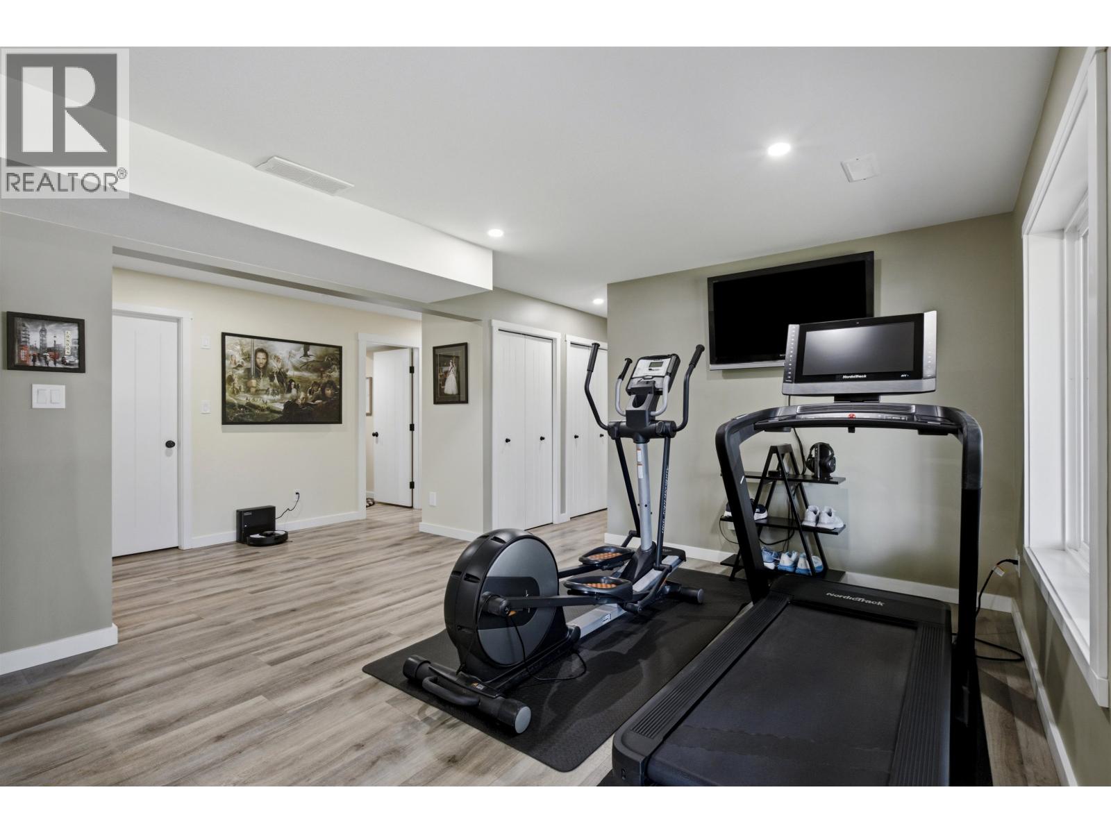 2050 S LAKESIDE DRIVE - 18