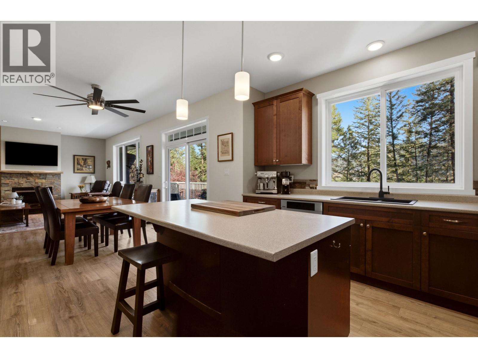 2050 S LAKESIDE DRIVE, Williams Lake — photo 2