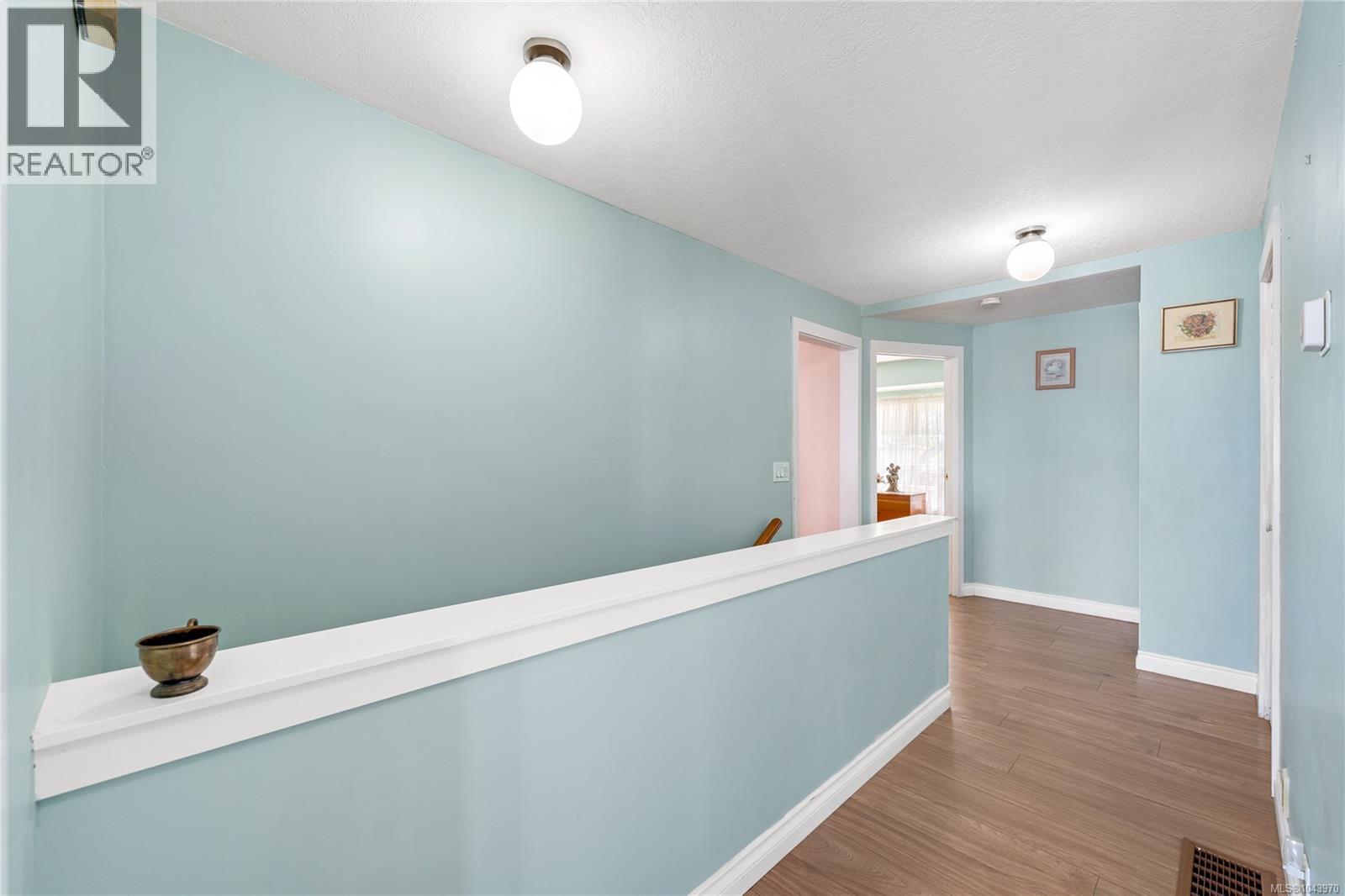 429 Davis Rd, Ladysmith