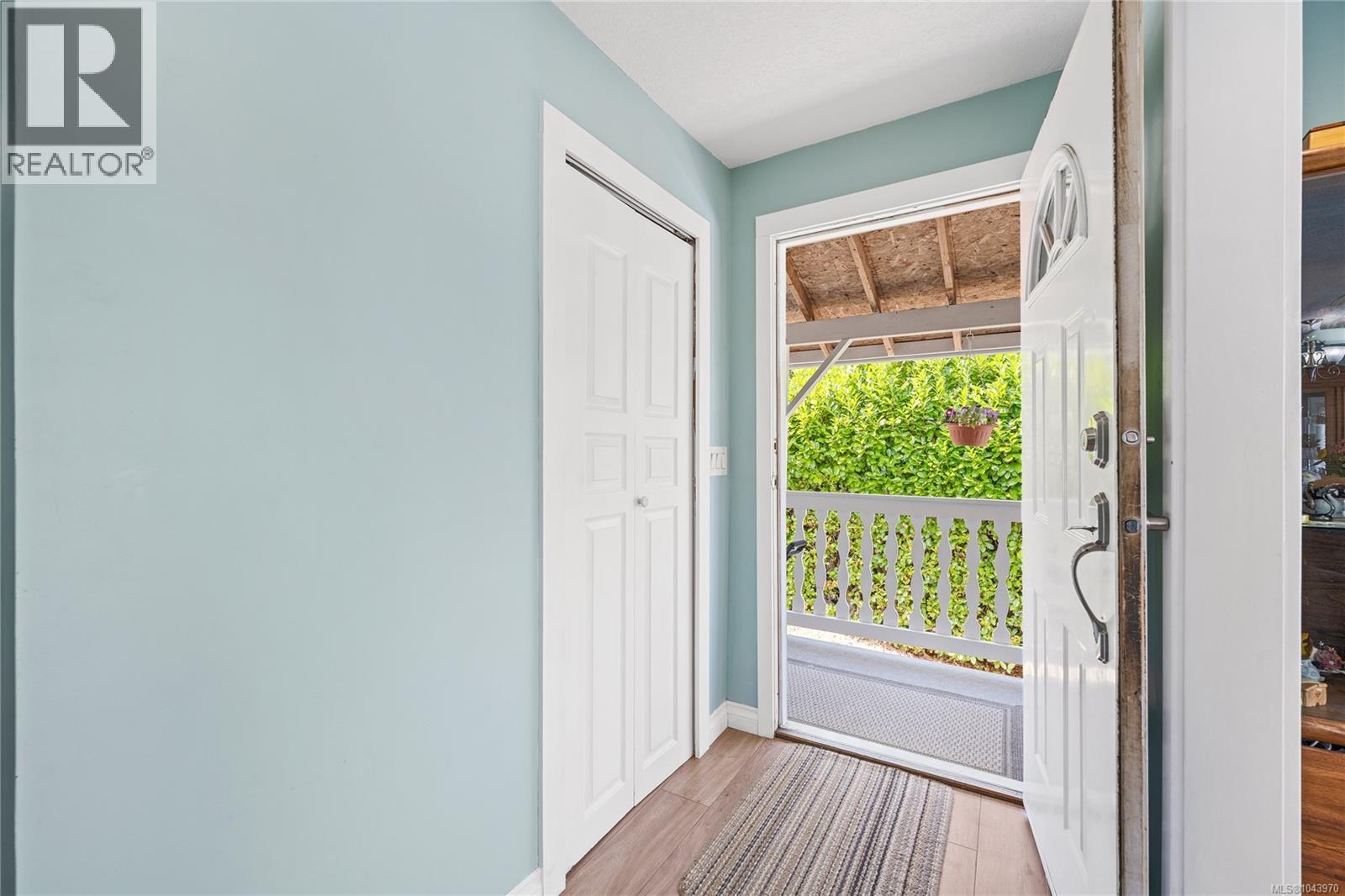 429 Davis Rd, Ladysmith