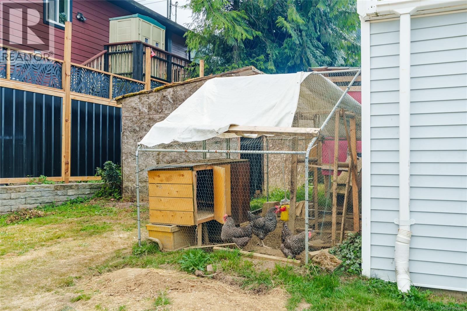 429 Davis Rd, Ladysmith