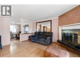 5pc Bathroom - 16 Dalroy Crescent Nw, Calgary, AB T3A1G3 Photo 6