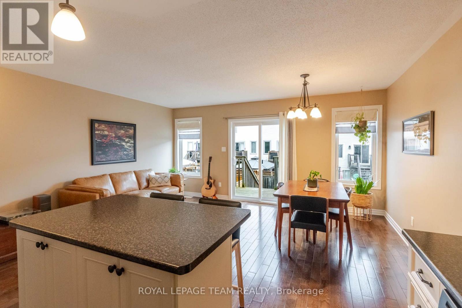 396 ANN STREET - 12