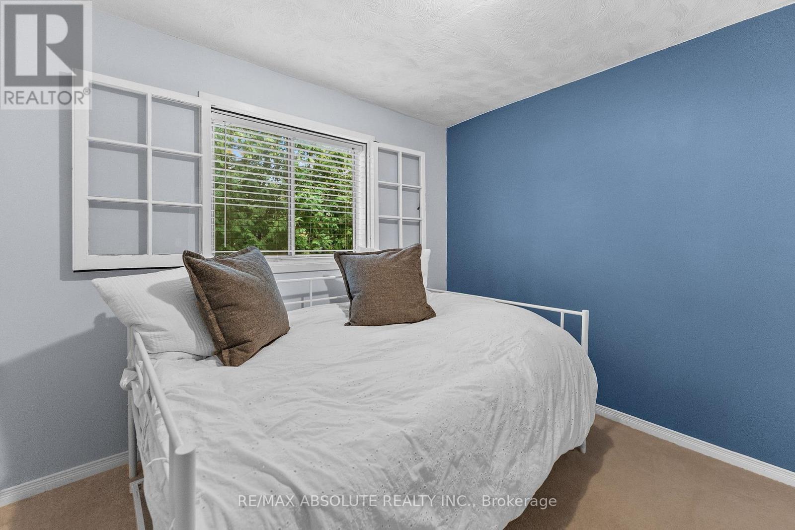 470 BAYVIEW DRIVE - 14