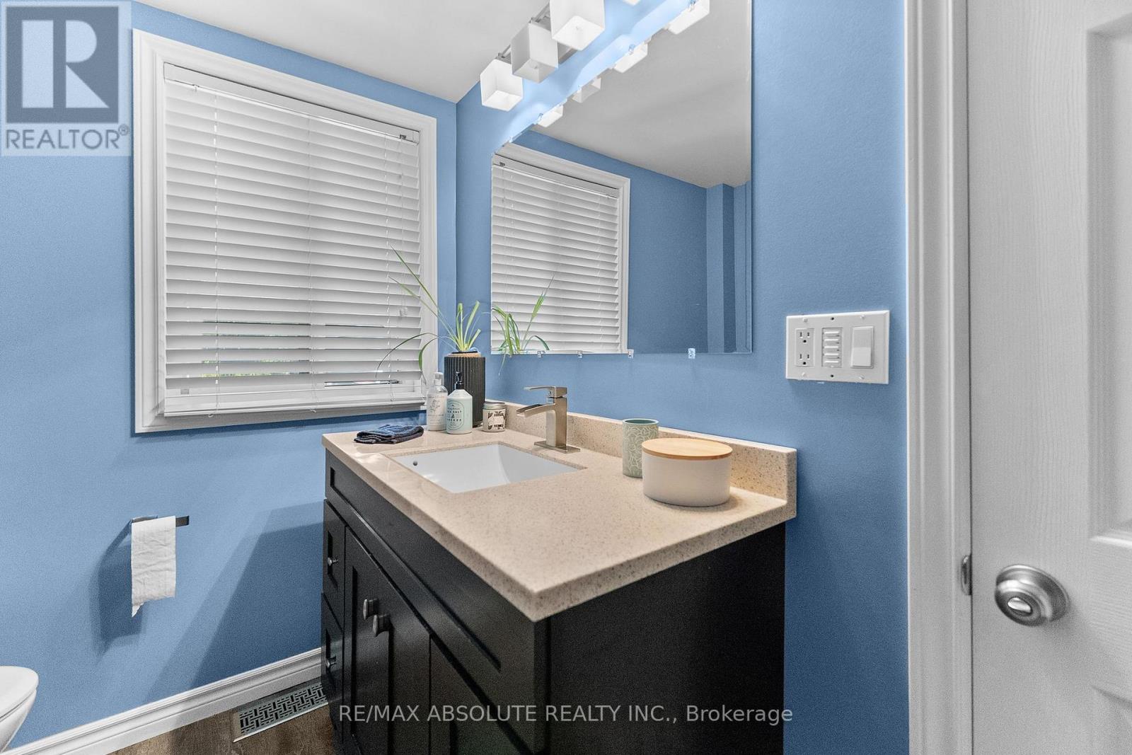 470 BAYVIEW DRIVE - Image 17