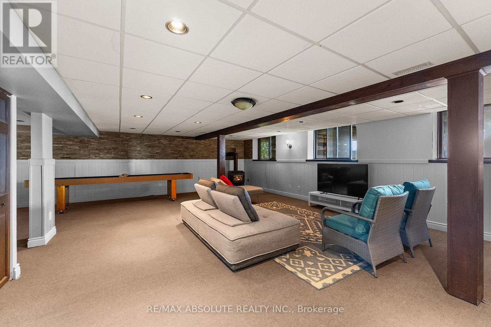 470 BAYVIEW DRIVE - 19