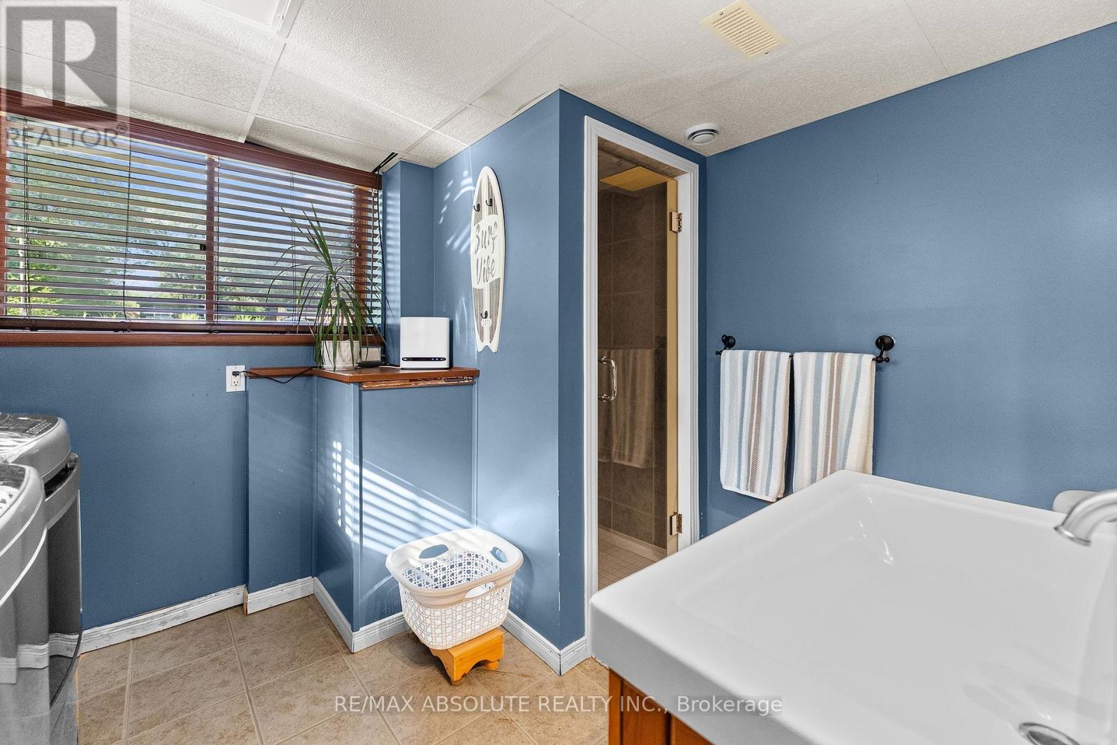 470 BAYVIEW DRIVE - 25