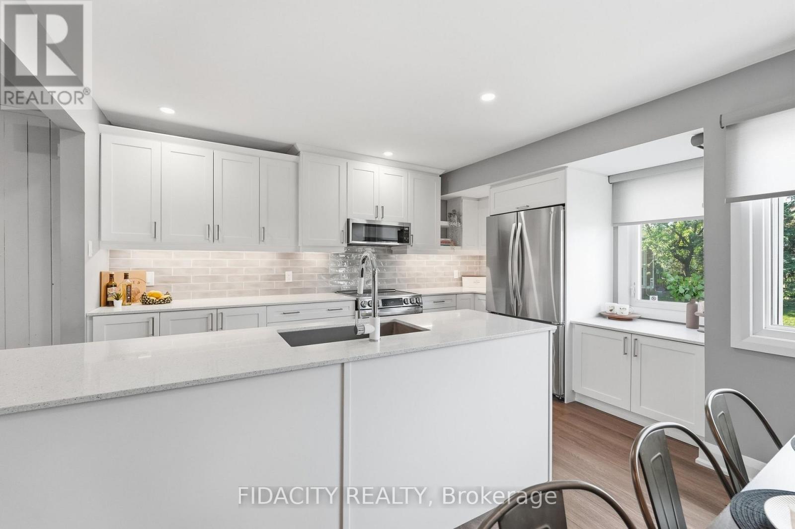 3 Bed, 2 Bath Apartment for Sale in Ottawa – 151 – 320 STOWE COURT, Ottawa – MLS# X13773716 - Image 11