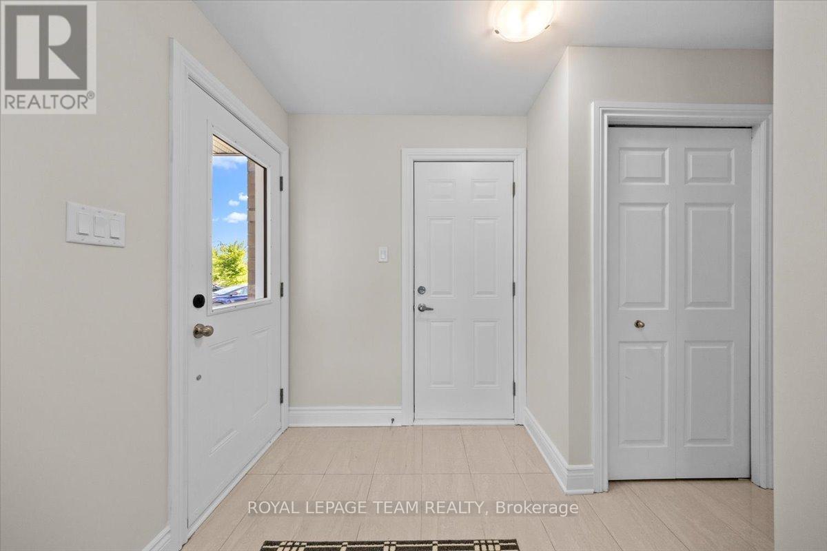 3 Bed, 4 Bath House for Rent in Arnprior – 227 BERT HALL STREET, Arnprior – MLS# X13773718 - Image 4