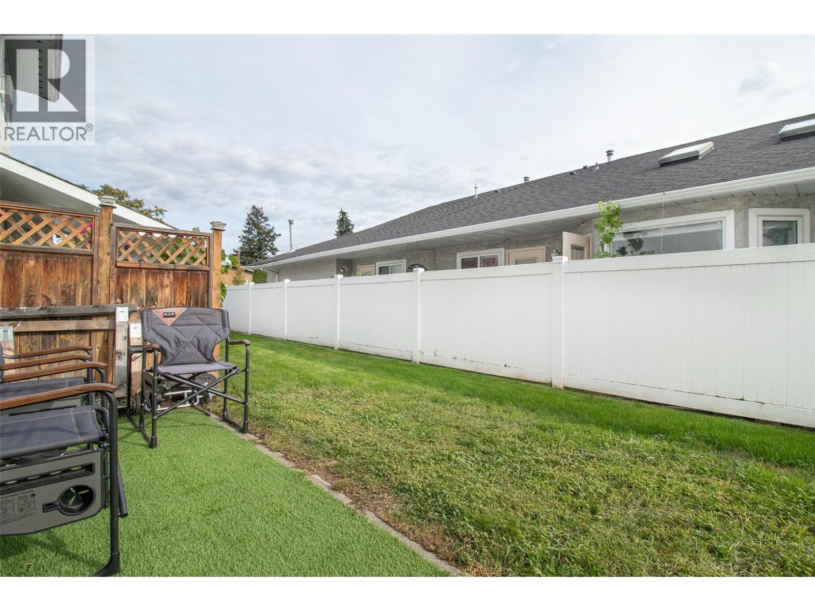 #3 185 Taylor Road - 22