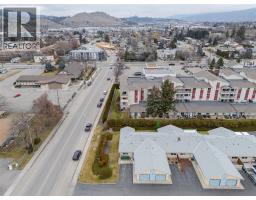 Living room - 205 Gerstmar Road Unit# 1, Kelowna, BC V1X4A6 Photo 11