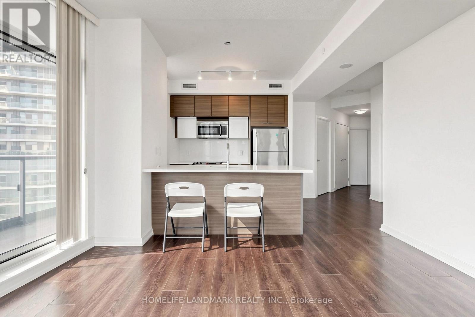 #909 62 FOREST MANOR ROAD - 18