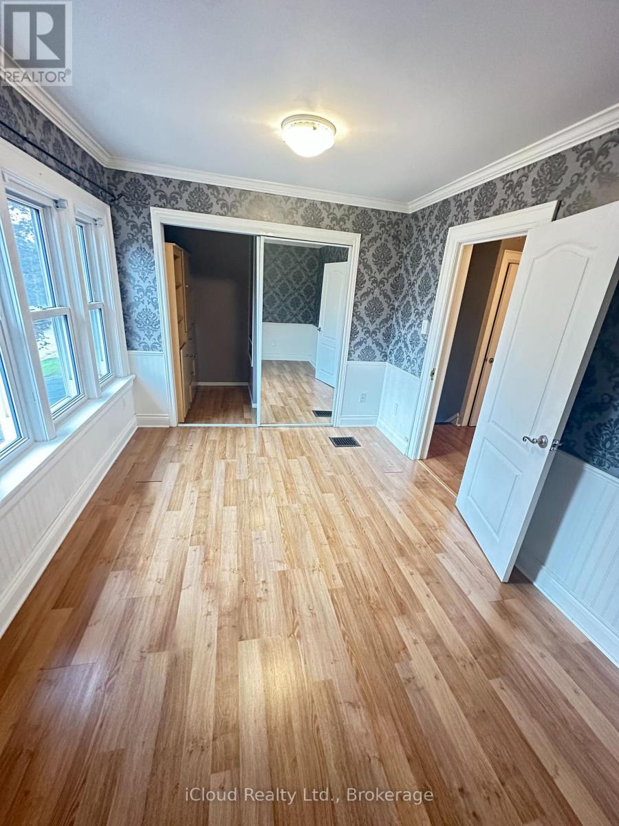 27 BUCKINGHAM AVENUE - 21