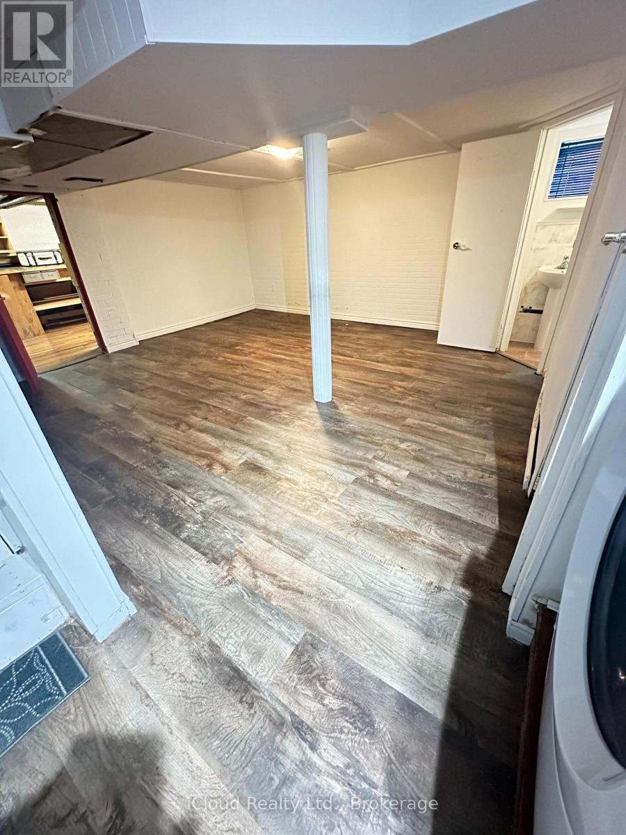 27 BUCKINGHAM AVENUE - 30