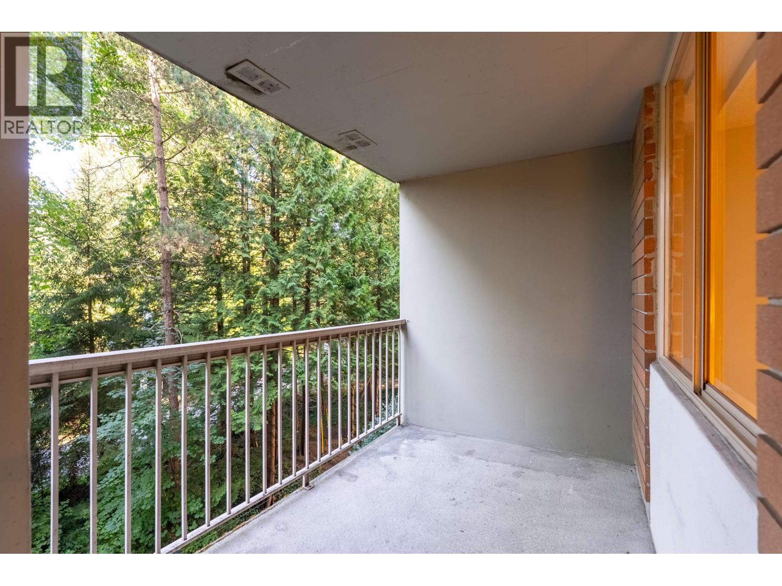 501 2012 FULLERTON AVENUE, North Vancouver