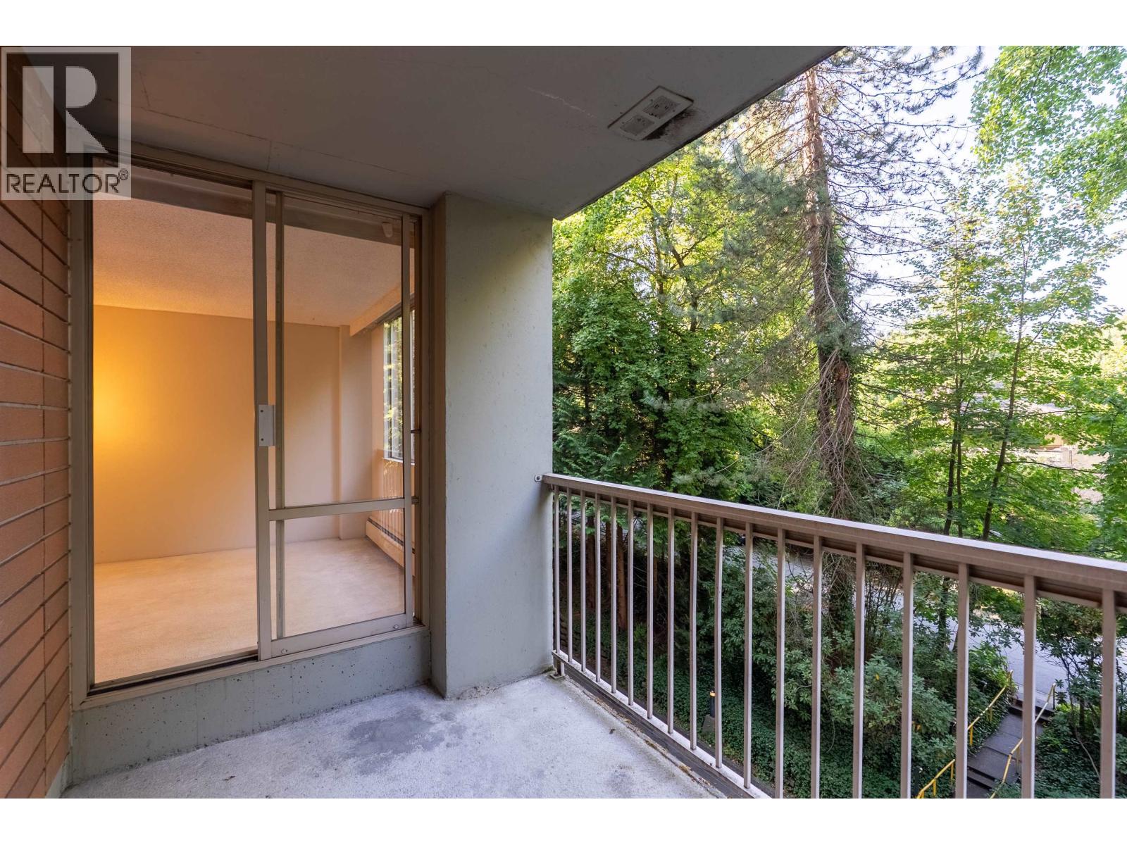 501 2012 FULLERTON AVENUE, North Vancouver