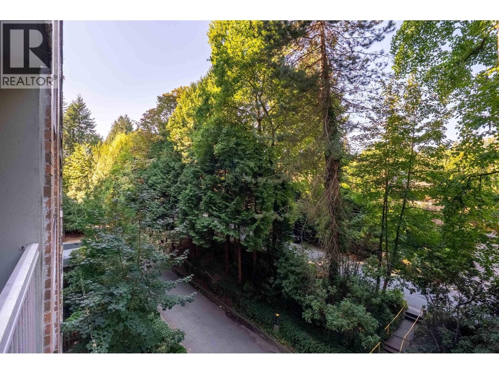 501 2012 FULLERTON AVENUE, North Vancouver