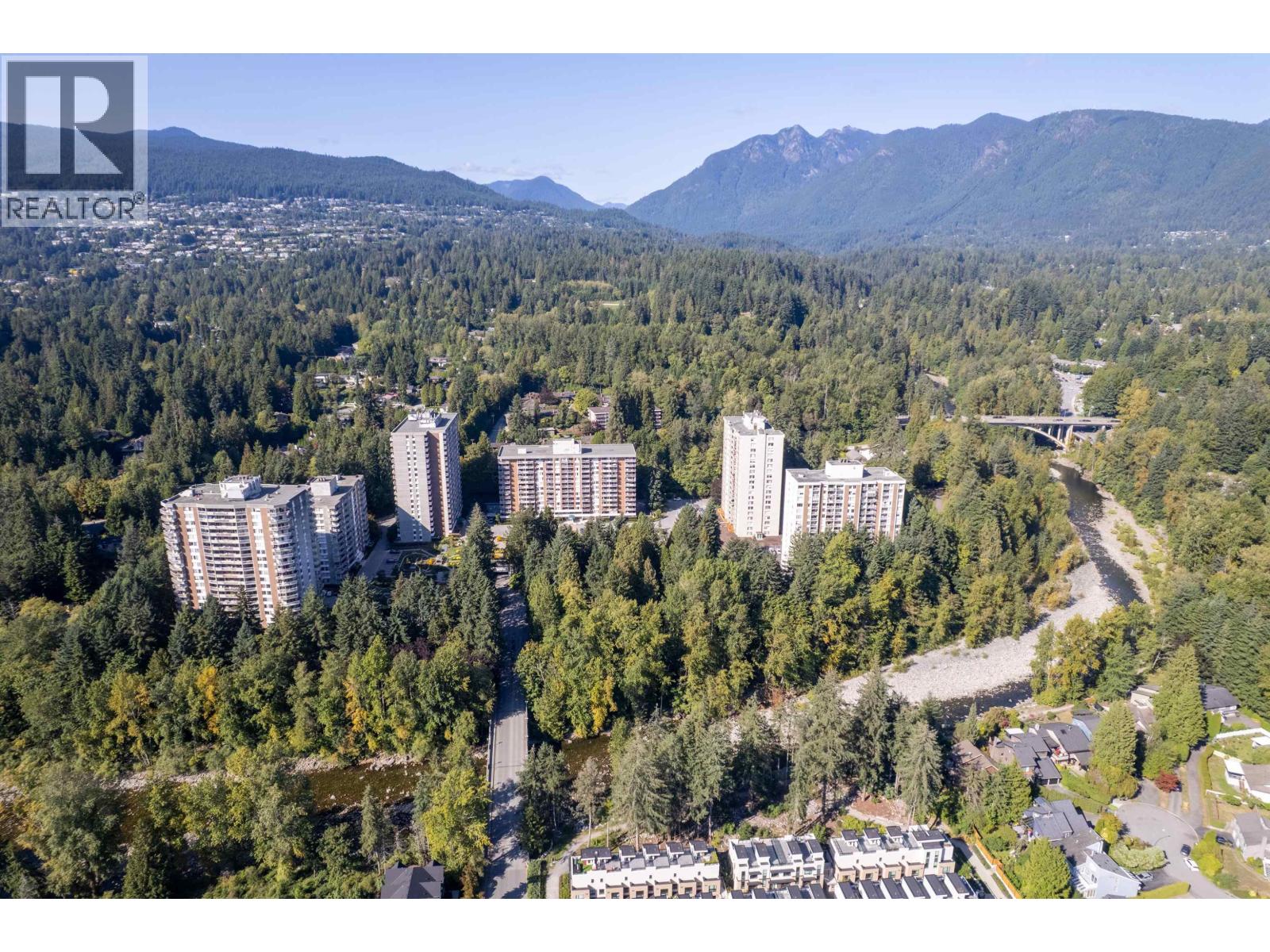 501 2012 FULLERTON AVENUE, North Vancouver
