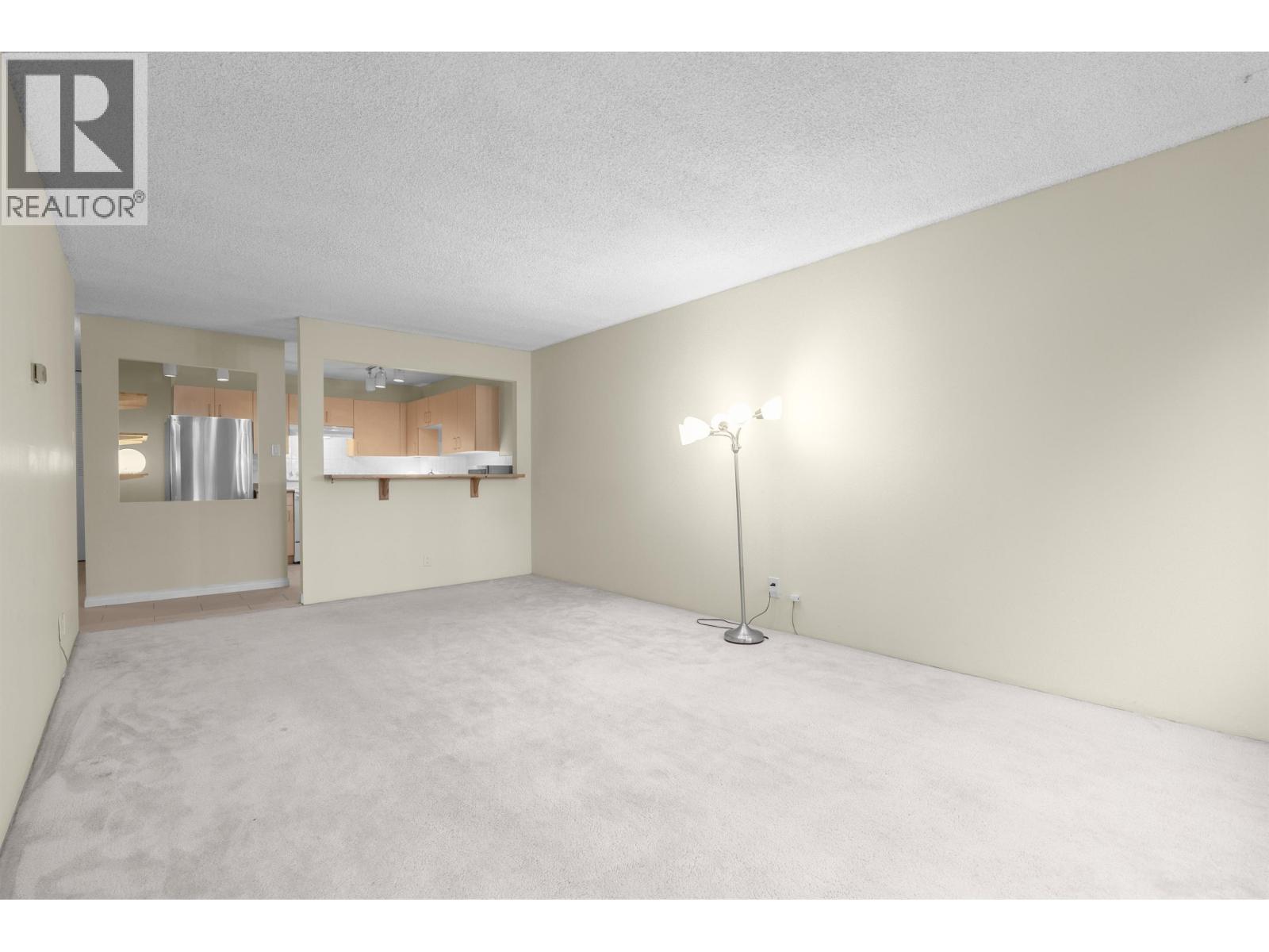 501 2012 FULLERTON AVENUE, North Vancouver
