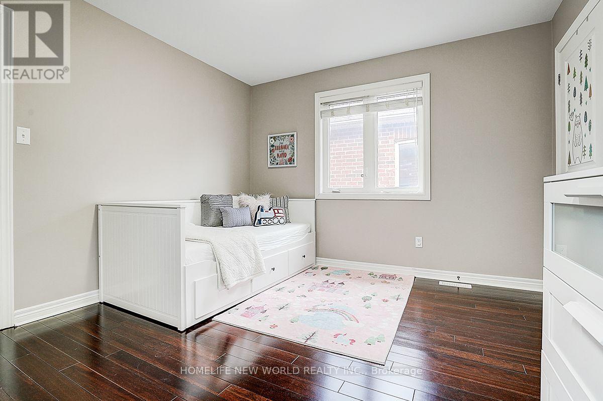 39 JAMES PARROTT AVENUE - 35
