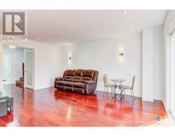 Bedroom 2 - 33 Kitsilano Crescent, Richmond Hill, ON L4C5A4 Photo 6