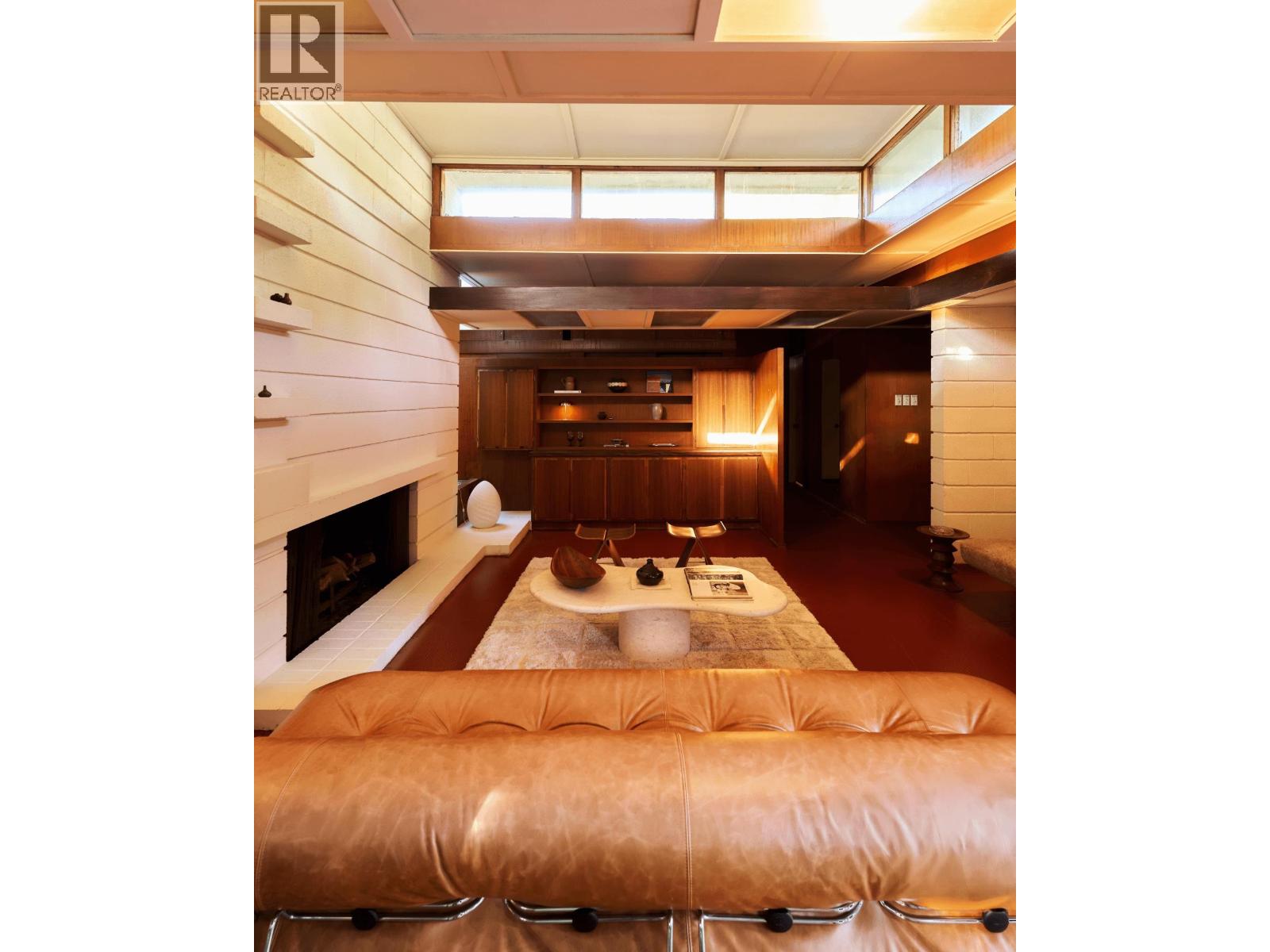 4065 SUNSET BOULEVARD, North Vancouver