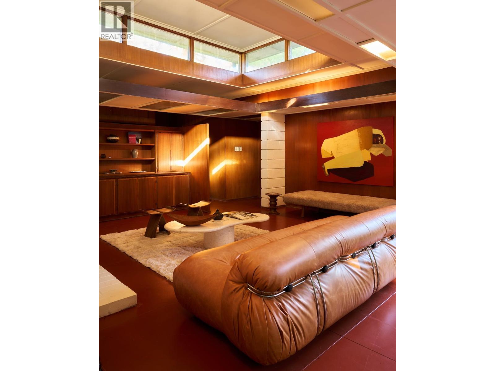4065 SUNSET BOULEVARD, North Vancouver