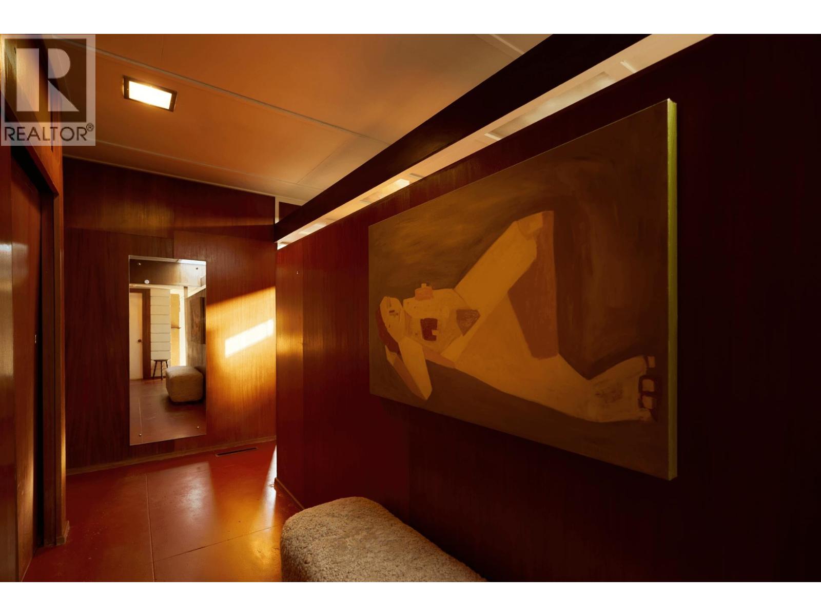 4065 SUNSET BOULEVARD, North Vancouver