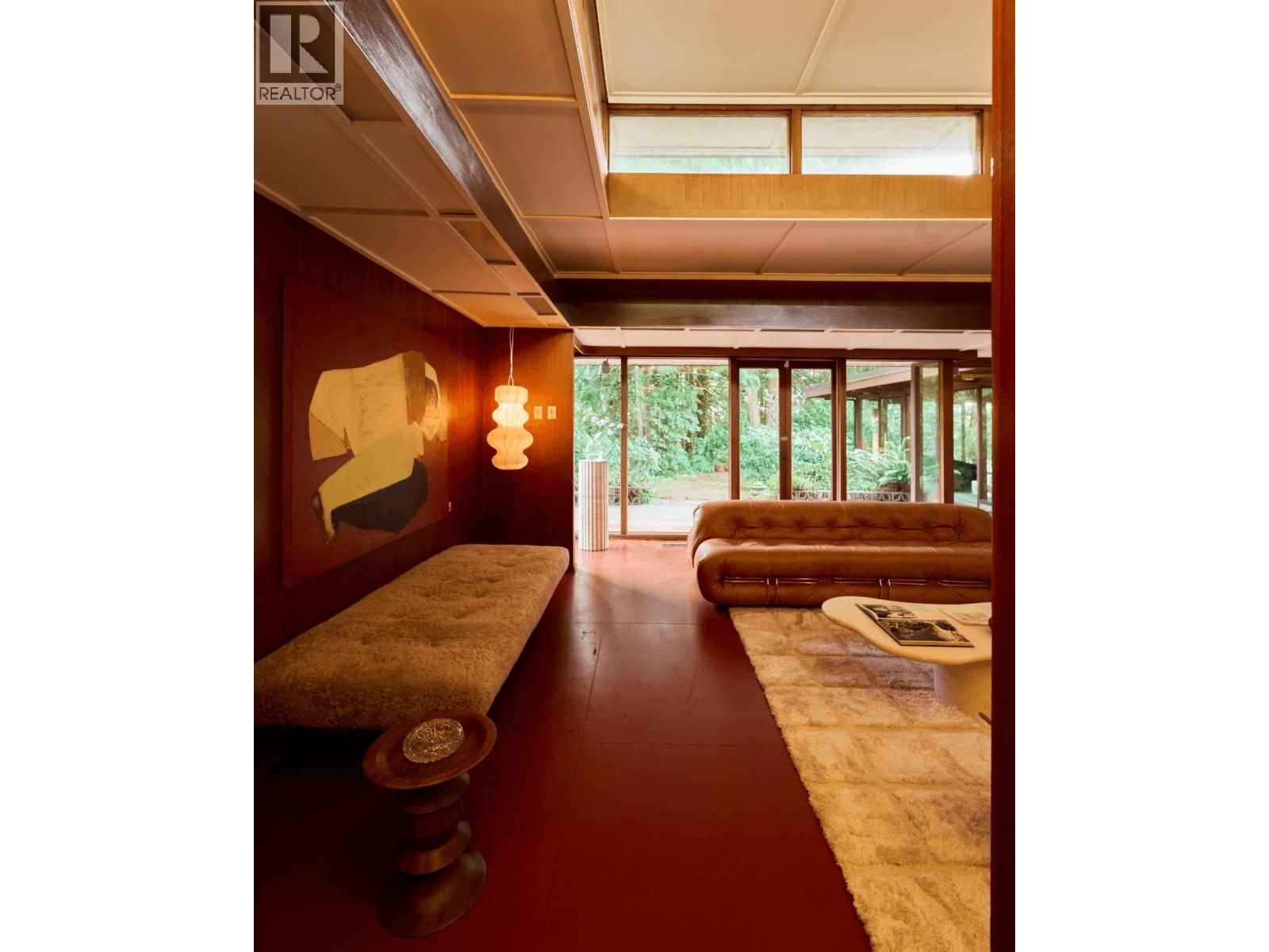 4065 SUNSET BOULEVARD, North Vancouver