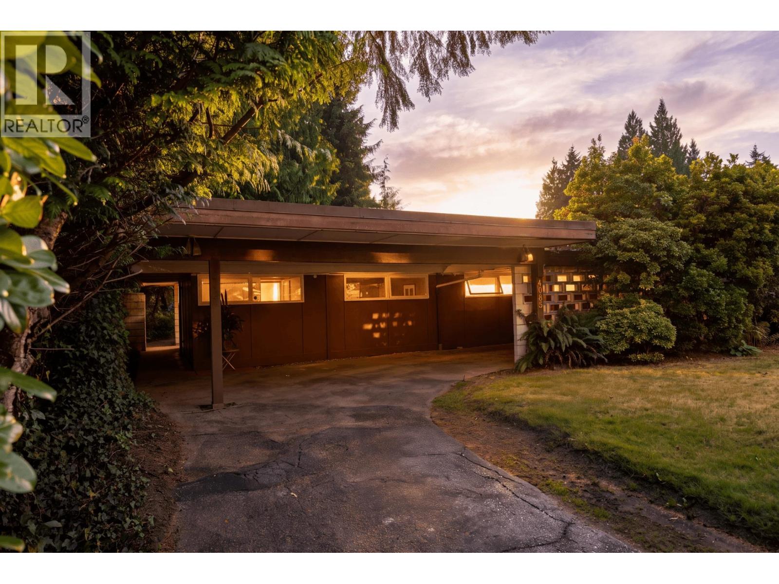 4065 SUNSET BOULEVARD, North Vancouver