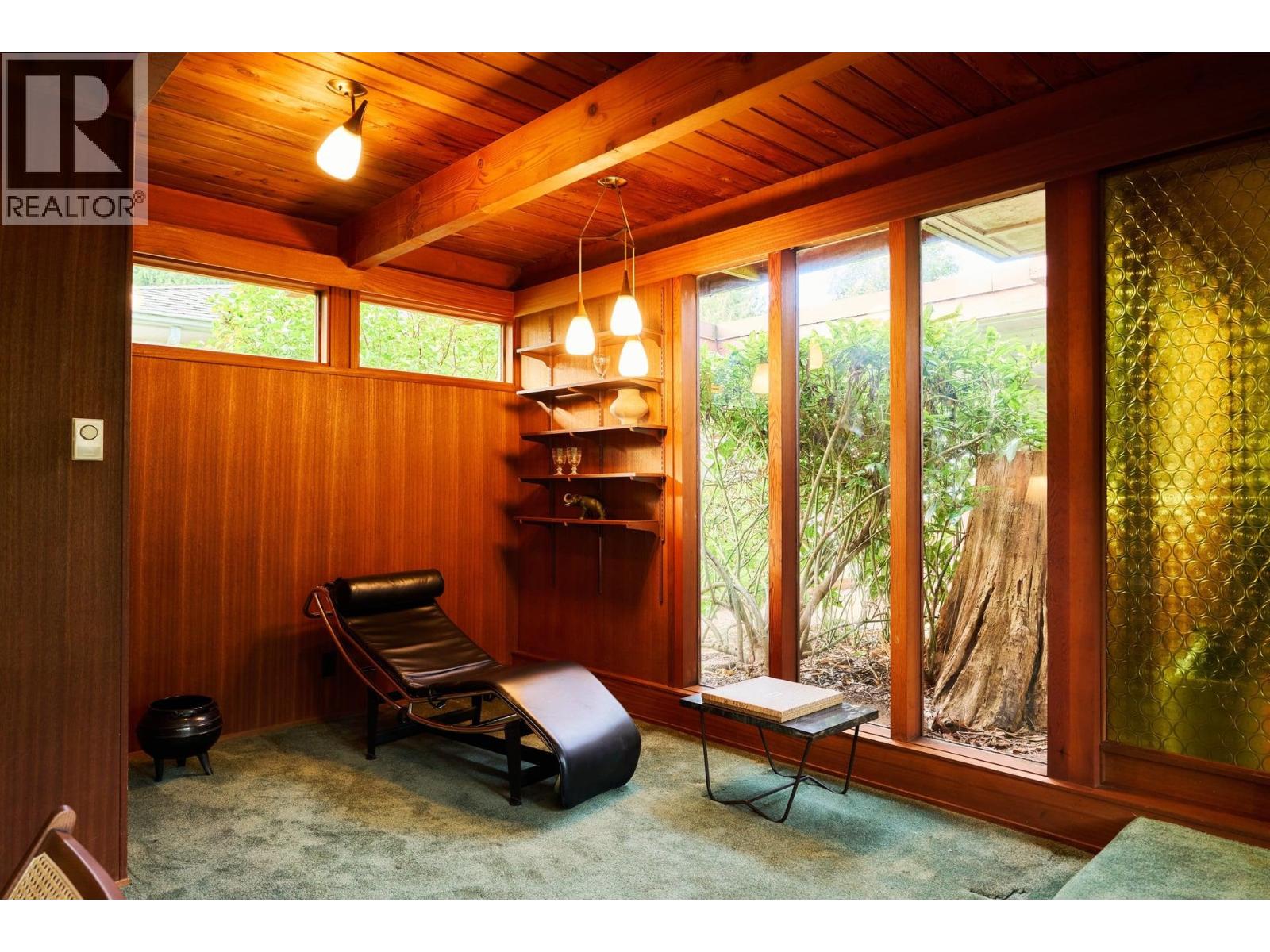 4065 SUNSET BOULEVARD, North Vancouver
