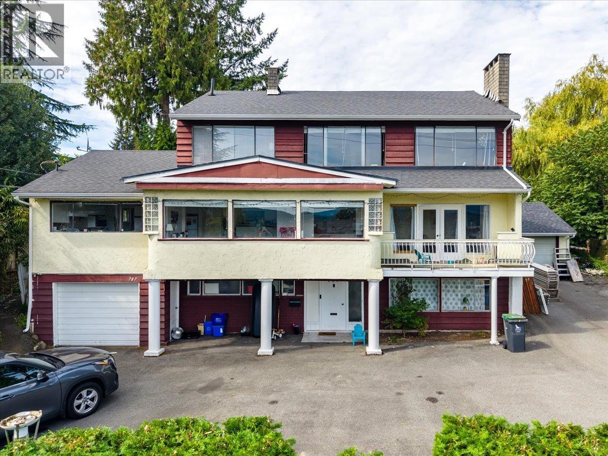 787 ROSLYN BOULEVARD, North Vancouver