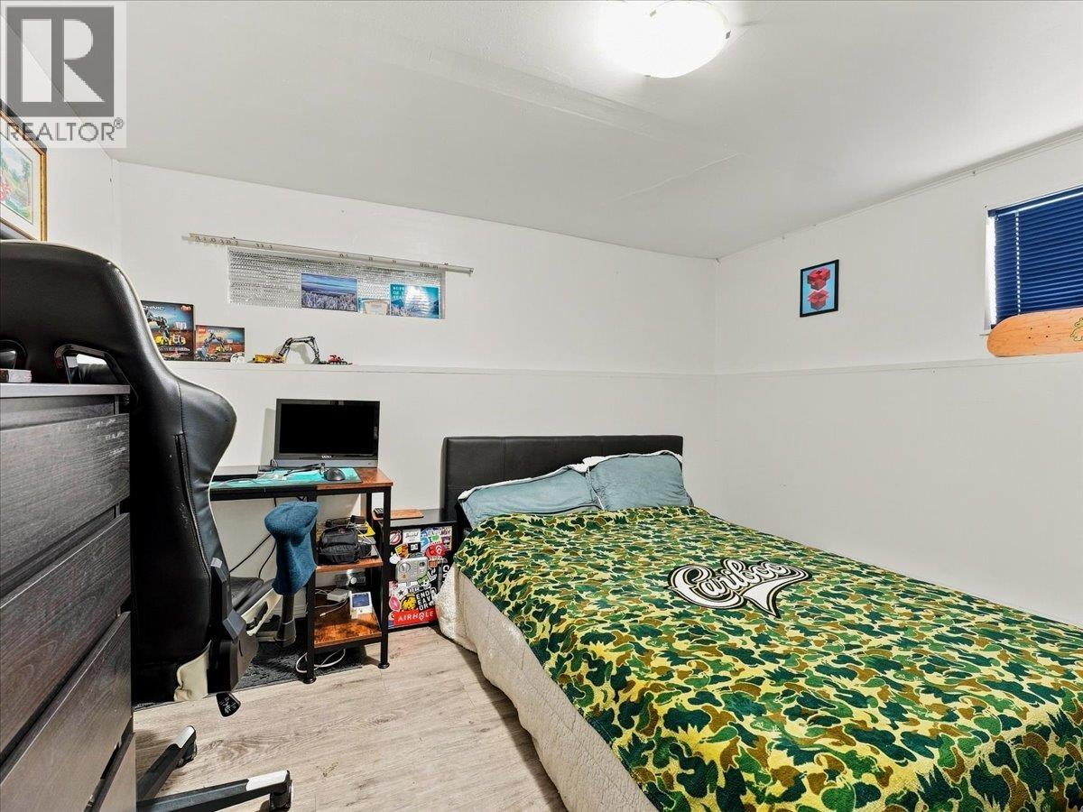 787 ROSLYN BOULEVARD, North Vancouver