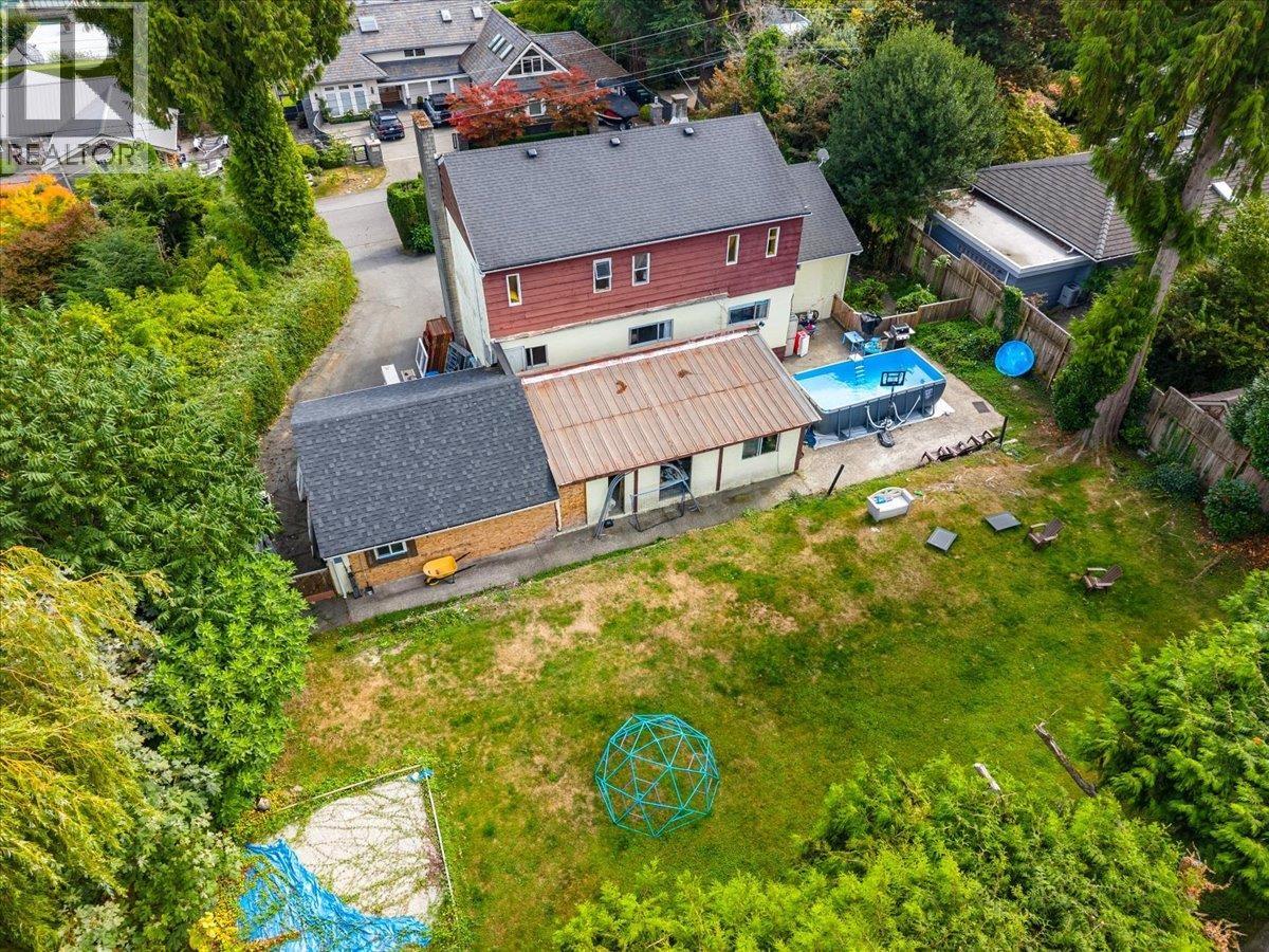 787 ROSLYN BOULEVARD, North Vancouver