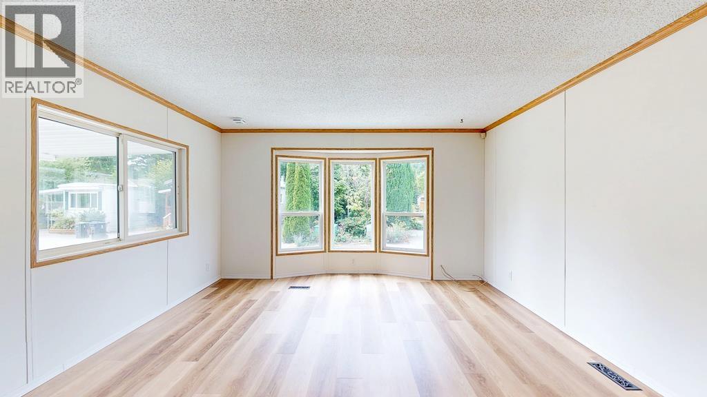 11 4496 SUNSHINE COAST HIGHWAY HIGHWAY, Sechelt
