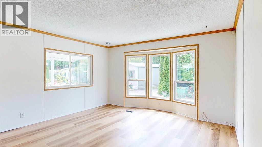 11 4496 SUNSHINE COAST HIGHWAY HIGHWAY, Sechelt
