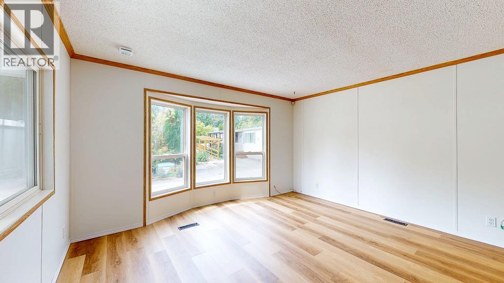 11 4496 SUNSHINE COAST HIGHWAY HIGHWAY, Sechelt