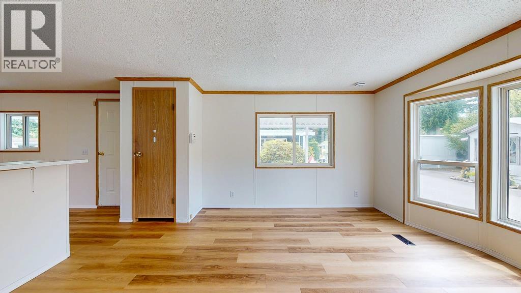 11 4496 SUNSHINE COAST HIGHWAY HIGHWAY, Sechelt