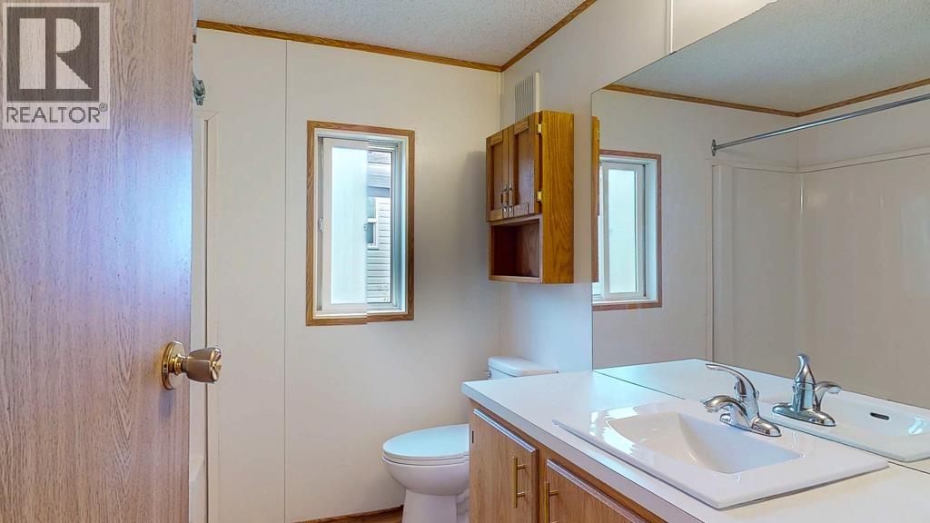 11 4496 SUNSHINE COAST HIGHWAY HIGHWAY, Sechelt