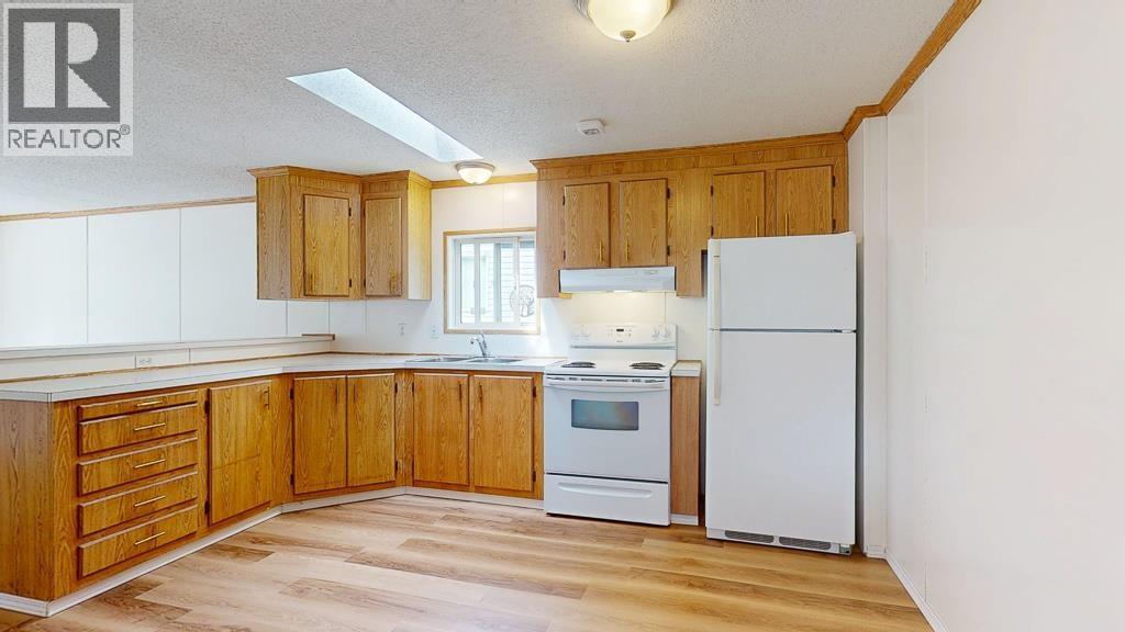 11 4496 SUNSHINE COAST HIGHWAY HIGHWAY, Sechelt