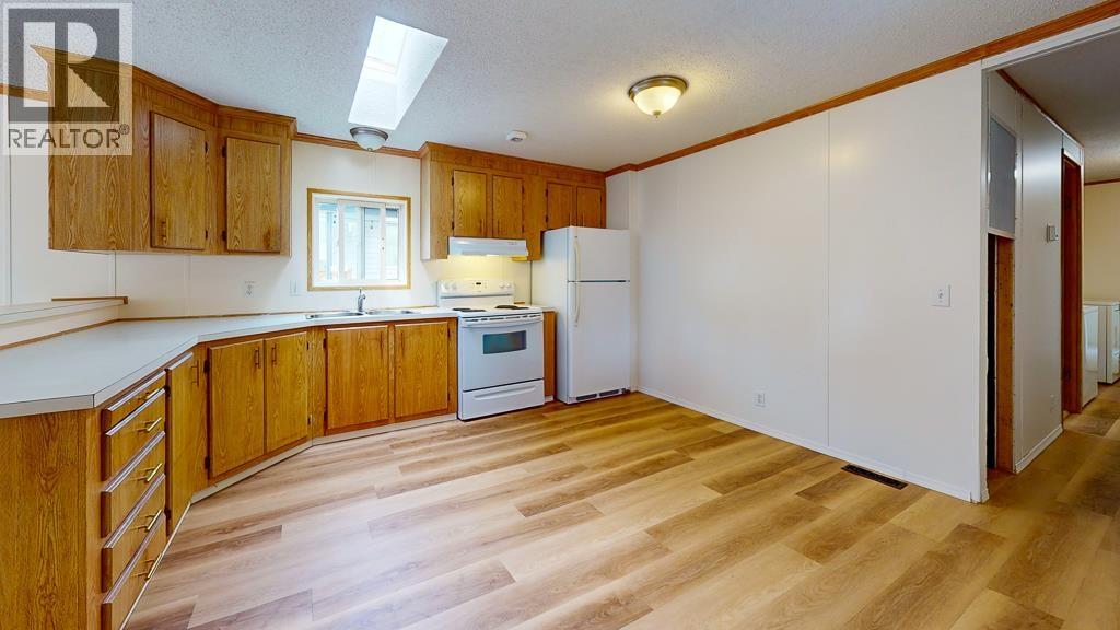 11 4496 SUNSHINE COAST HIGHWAY HIGHWAY, Sechelt